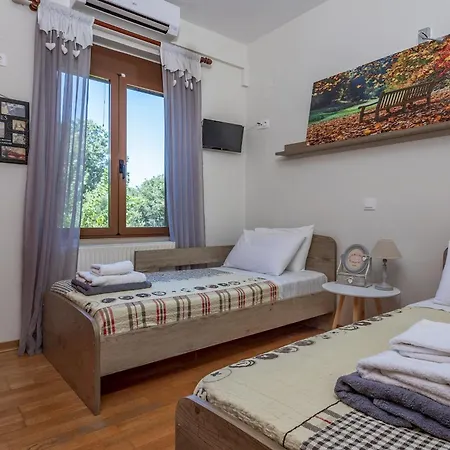 Aclando Villa